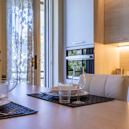Lake View - Apartment With Terrace - Ac - Wifi - By Guestaly * Dormelletto