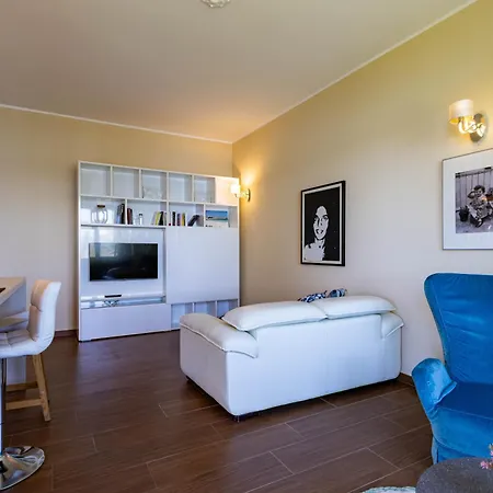 Lake View - Apartment With Terrace - Ac - Wifi - By Guestaly Appartamento Dormelletto