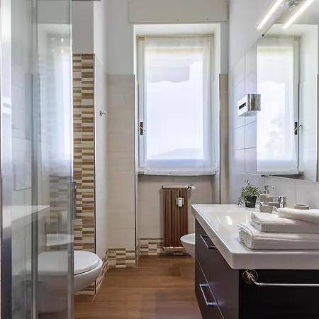 Appartamento Lake View - Apartment With Terrace - Ac - Wifi - By Guestaly *