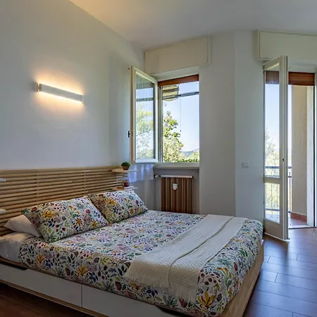 Lake View - Apartment With Terrace - Ac - Wifi - By Guestaly Appartamento