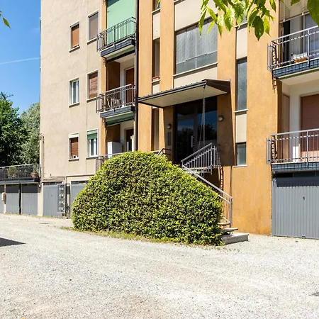 Lake View - Apartment With Terrace - Ac - Wifi - By Guestaly
